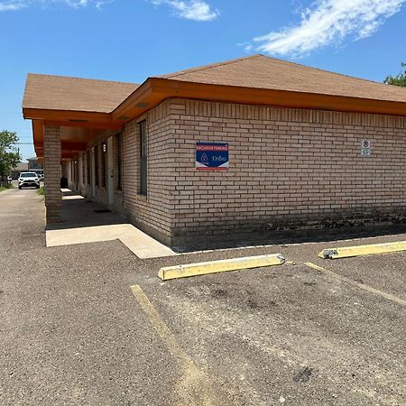 Chic & Cozy 2 Bedroom - 1 Bathroom - Rated Best Eagle Pass Exterior photo